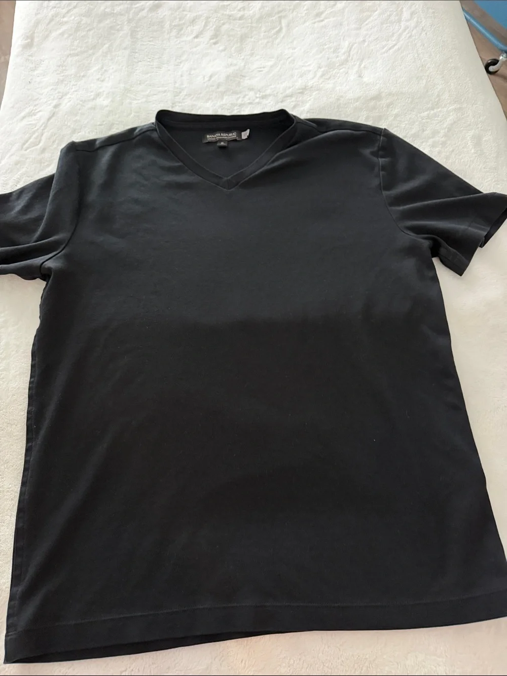 Banana Republic Men's Black V-Neck Short Sleeve Tee